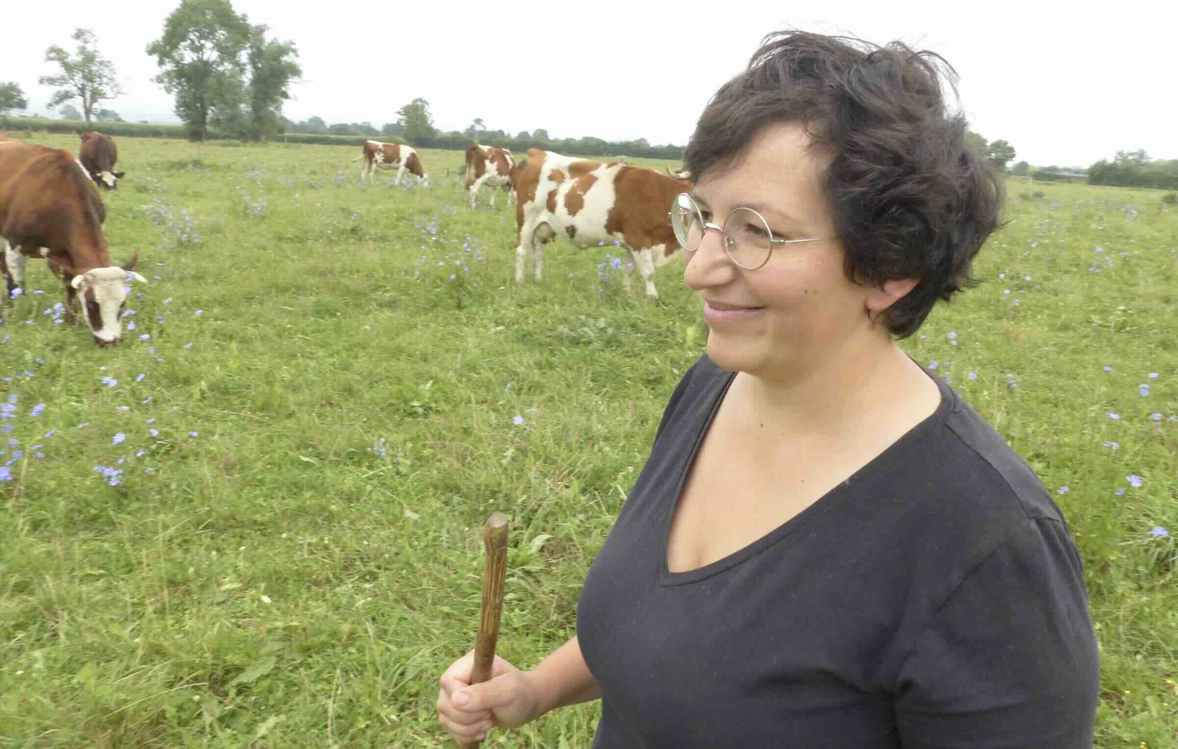 Après avoir beaucoup voyagé (12.000 km à vélo), Nathalie a posé ses valises à Bazancourt (Oise). Aujourd’hui, elle s’engage pour faire de sa ferme un lieu d’ouverture et de partage (Crédit photo : Ferme des Beaux Cors)