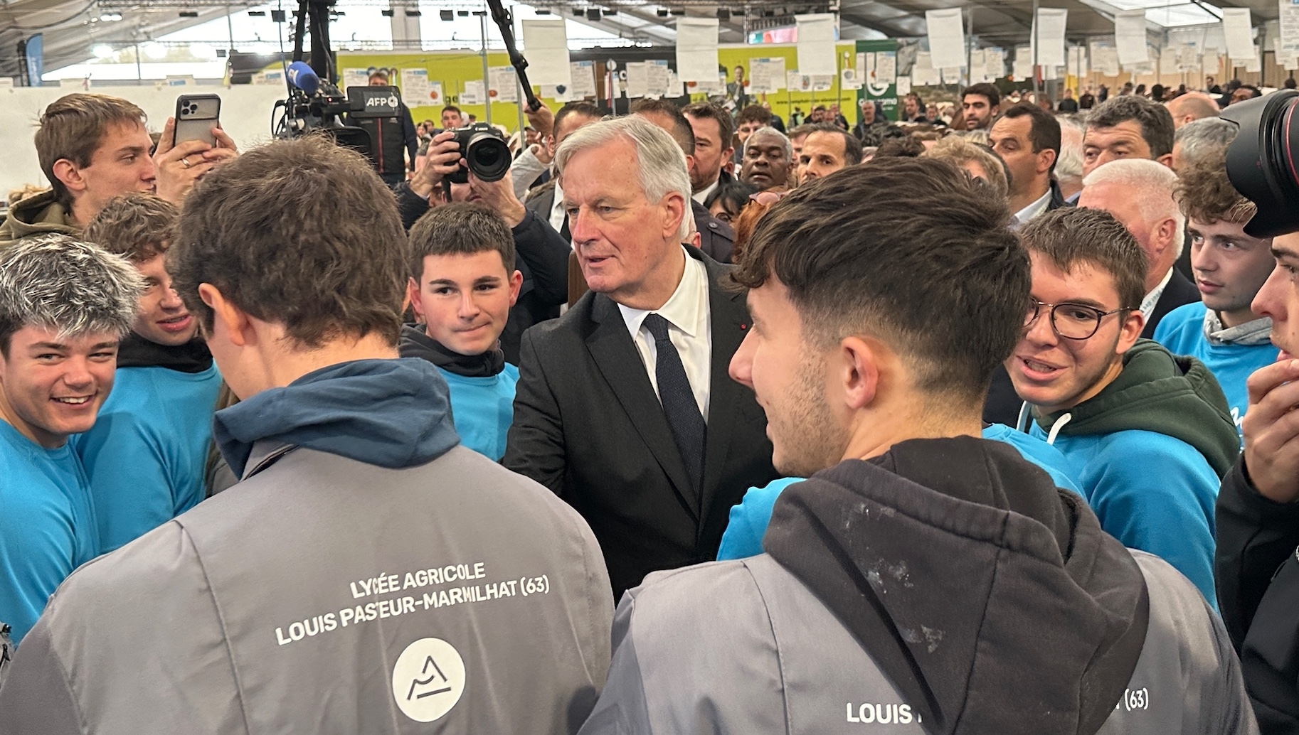 Michel Barnier : « Quand on rencontre des jeunes qui sont dans des lycées agricoles, des jeunes agriculteurs installés, on a raison de les aider et on a des raisons d’espérer dans cette capacité de production française »