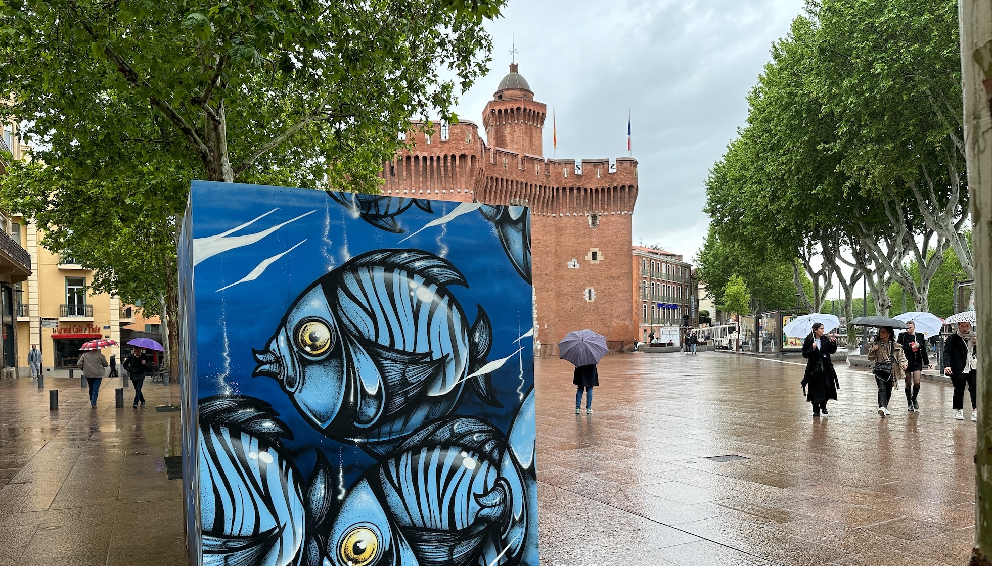 A Perpignan le 1er mai, on a ressorti les parapluies