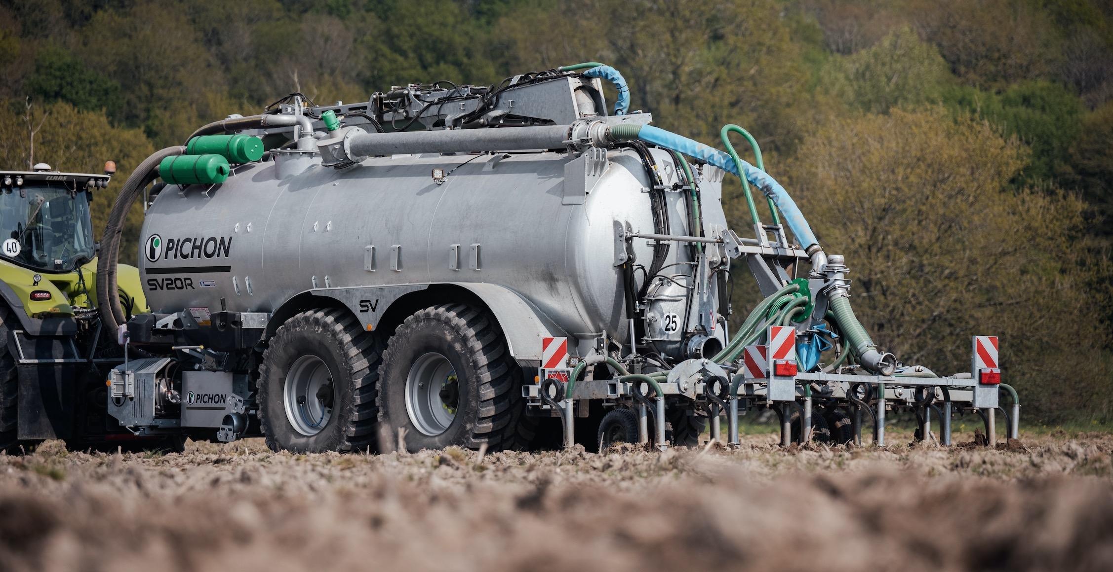 Les injecteurs et enfouisseurs permettent de réduire de 70 à 90% les émissions de NH3 et de N2O (Crédit photo : Pichon Industries)