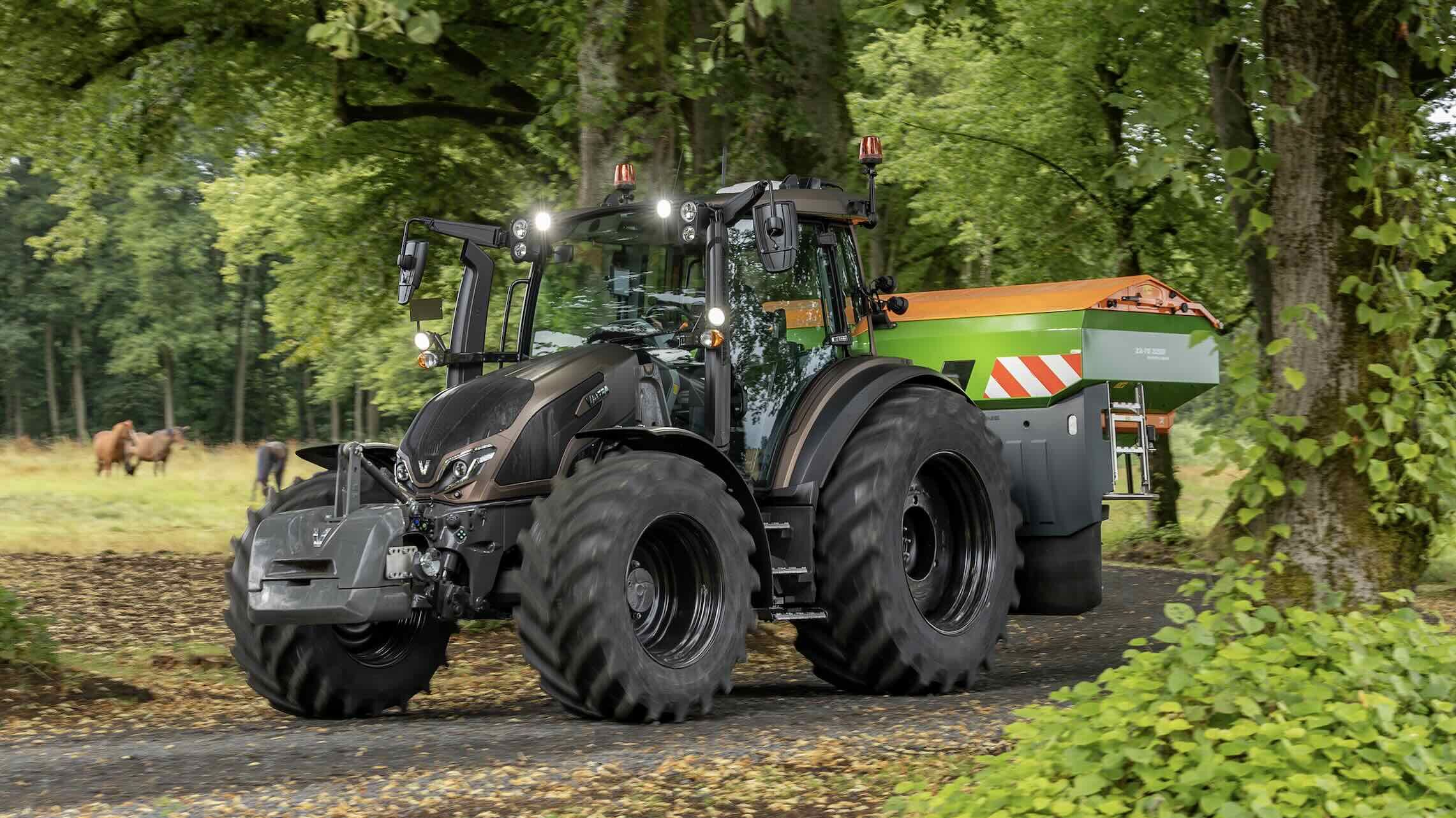 Développée et fabriquée par Agco, la transmission CVT propose une plage de travail de 0 à 40 km/h, rendant son utilisation extrêmement simple (Crédit photo : Valtra)