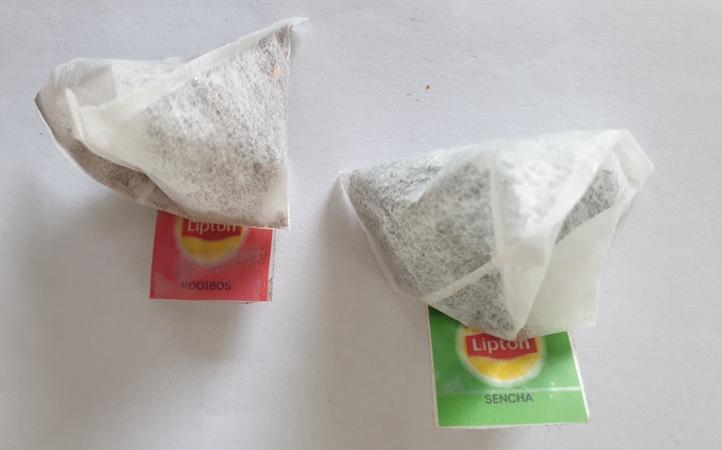 Les sachets Lipton ont été choisis du fait de leur diffusion internationale, favorisant la reproductibilité des tests (Crédit photo : CDDM 44)