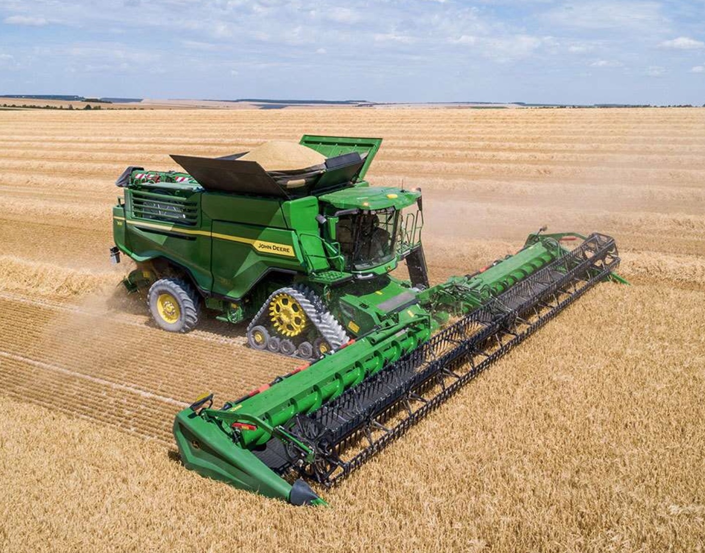 Avec la X9, John Deere a privilégié l’efficience plutôt que la surpuissance et met au défi ses rivaux d’atteindre les 100 t/h annoncées, avec un taux de perte inférieur à 1%