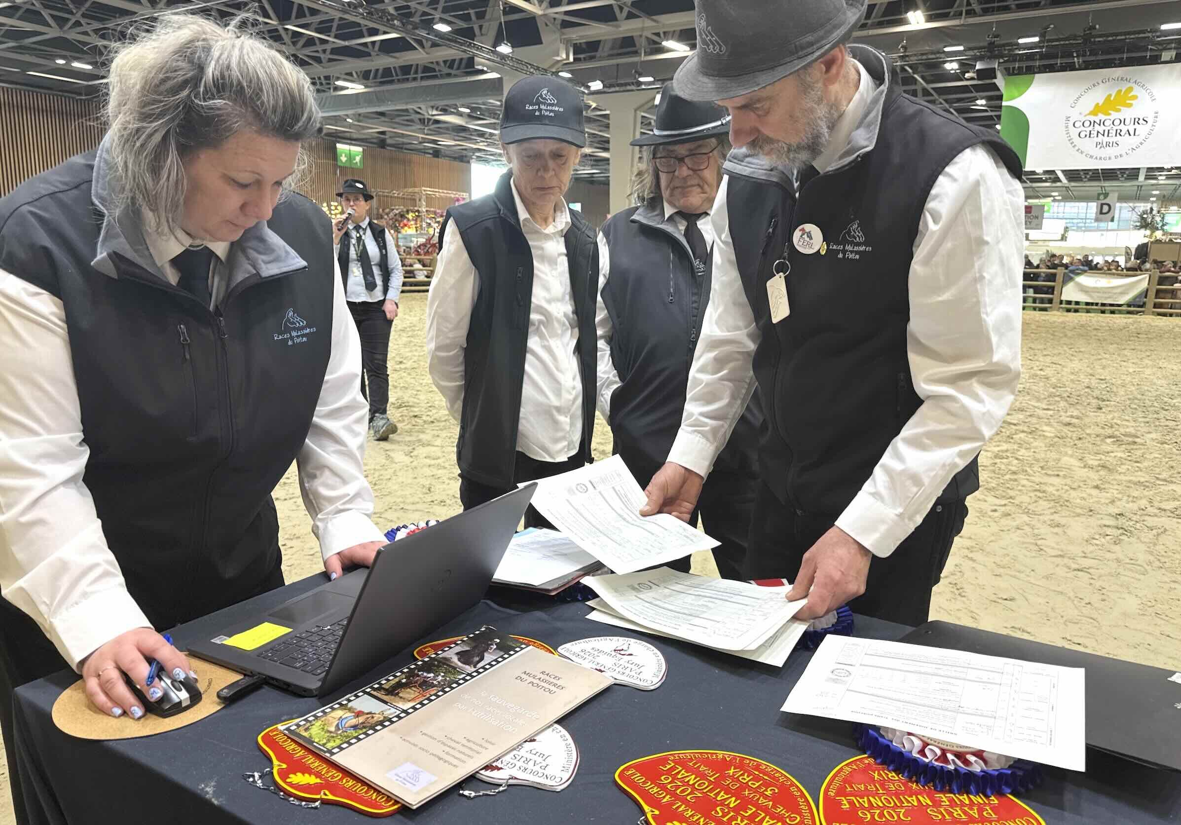 Le jury, en pleine délibération