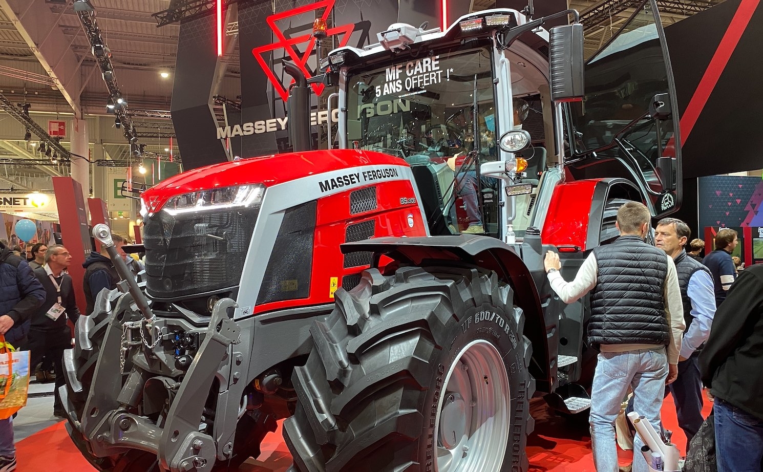 Le MF 8S.305 de Massey Ferguson fait salon