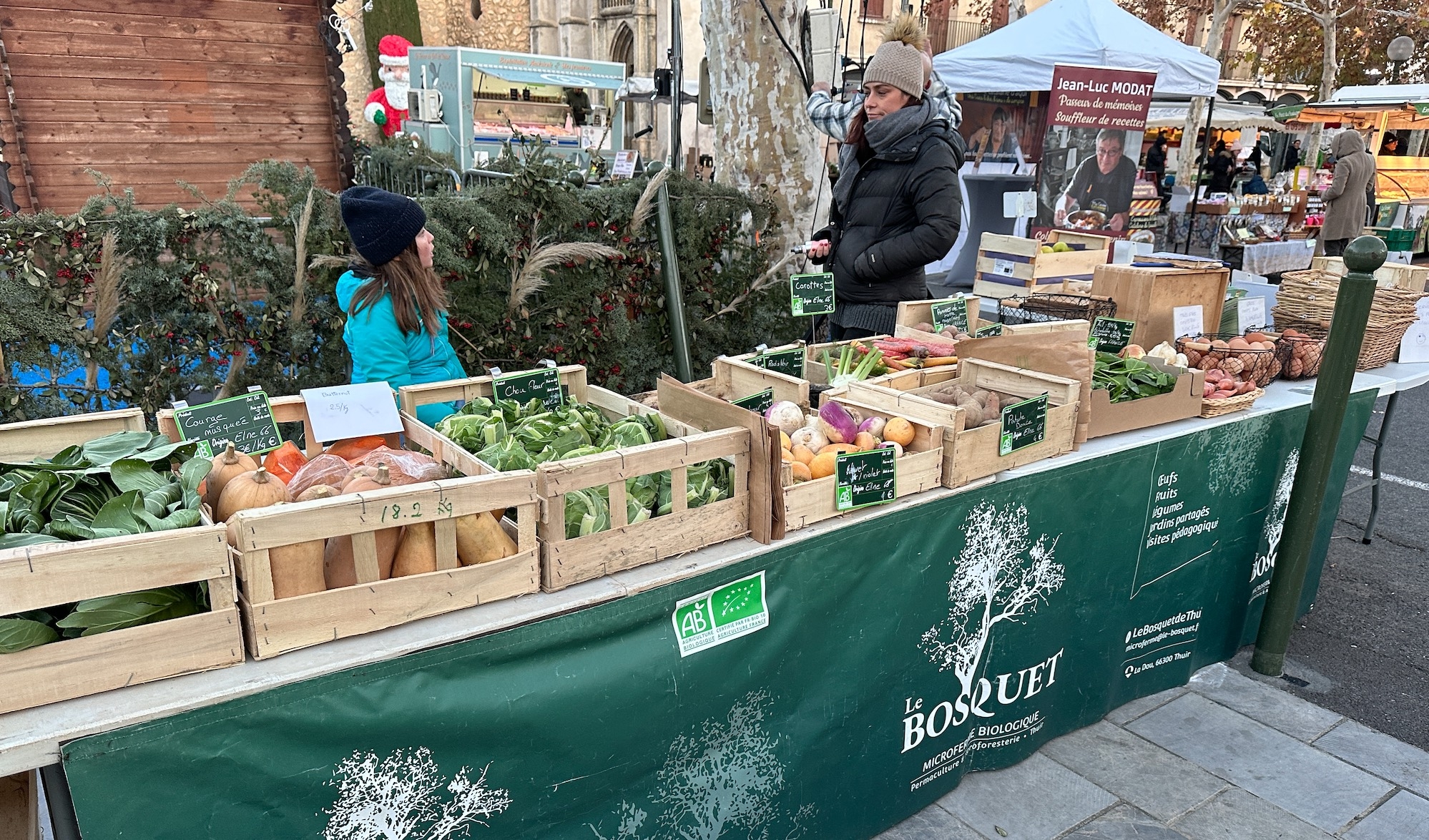 En France, la consommation de viande ne baisse pas, la bio reste un marché de niche, la question du bien-être animal n’est pas devenue un réel critère d’acte d’achat, l’attrait pour le local n’a pas modifié les grandes masses de la consommation alimentaire et des circuits de distribution  (Crédit photo : R. Lecocq)