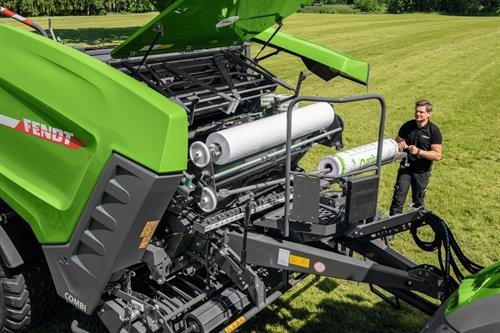 Système de recharge rapide de rouleau sur presse à balles rondes (Crédit photo : Agco)