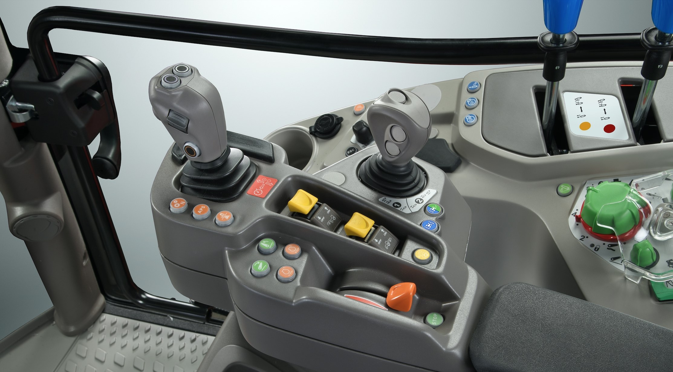 Le nouveau joystick, proposé en deux variantes, permet d'accéder à toutes les fonctions principales de la transmission à partir d'une seule interface de commande