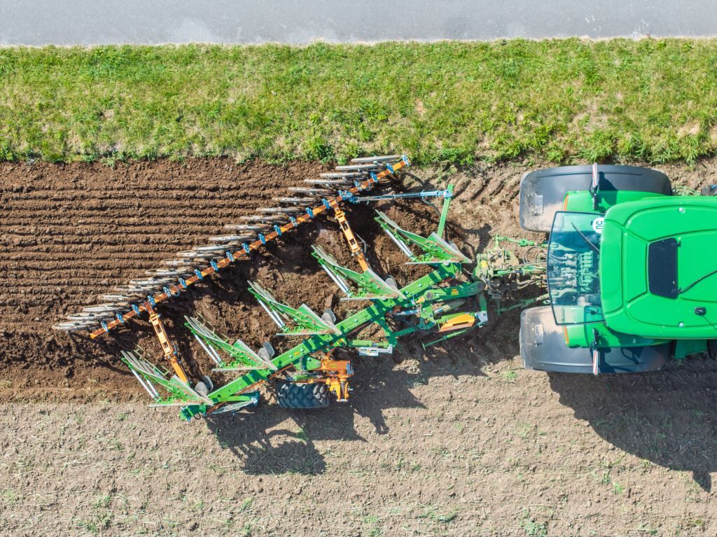 Le mode fourrière du système Furrow Press permet une mise en œuvre dès le premier sillon d'un champ