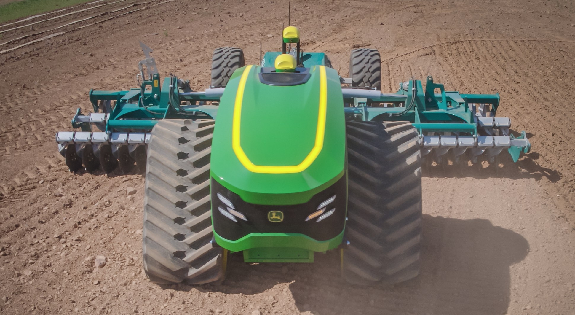 En 2019, John Deere présentait Joker, basé sur une motorisation électrique compacte délivrant 500 kW, équipé au choix de chenilles ou de roues, avec un lestage flexible compris entre 5 t et 15 t (Crédit photo : John Deere)