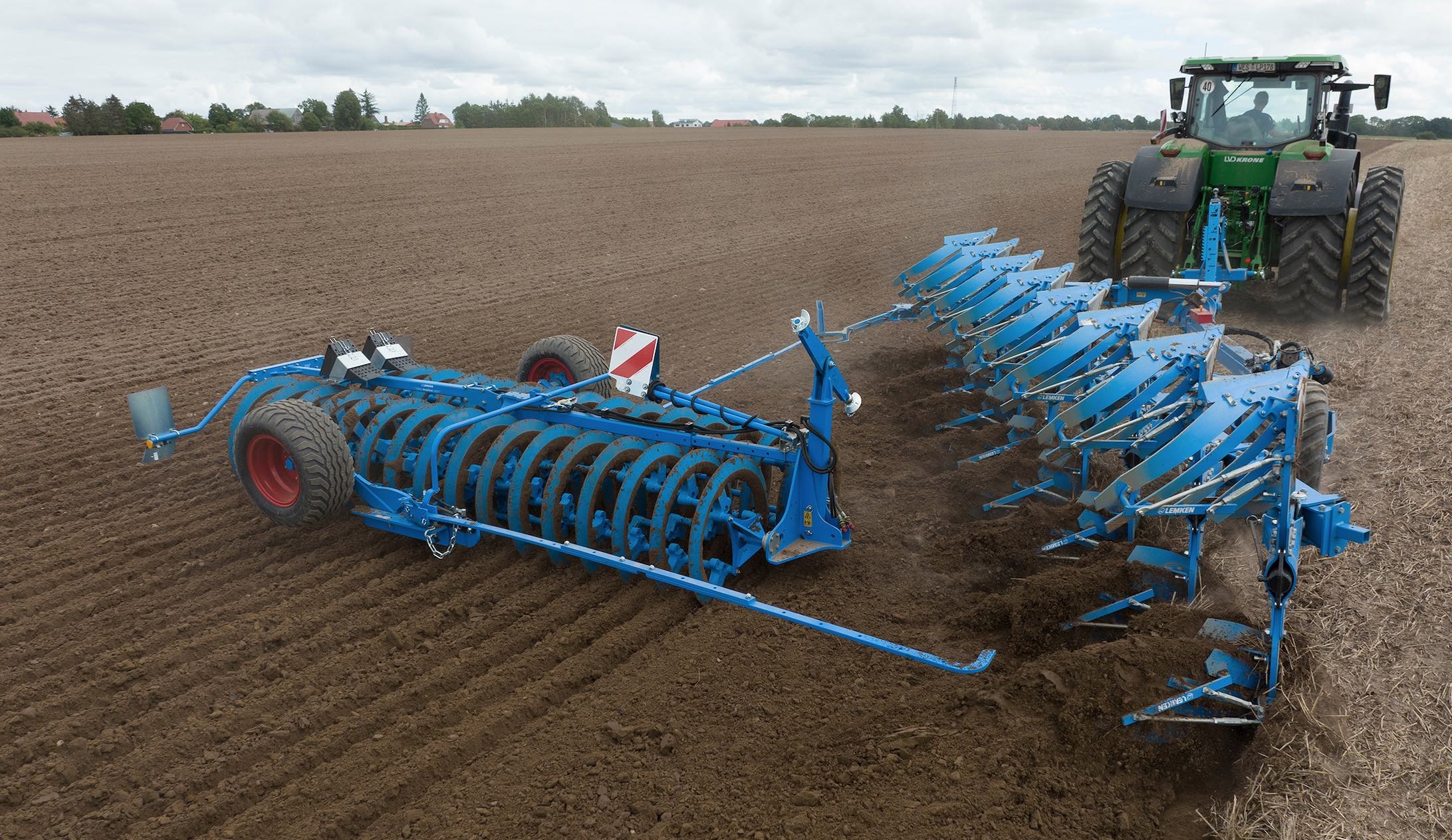 Le rouleau plombeur est principalement utilisé lors du labour des champs sensibles à la dessication