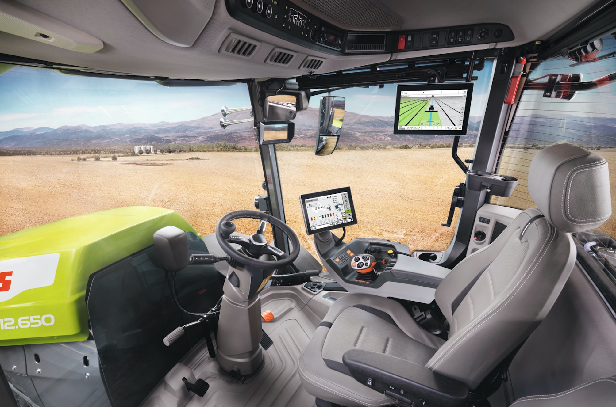 Suspendue en quatre points, la cabine arbore toutes les solutions digitales de Claas, dont le système d’assistance à la conduite Cemos