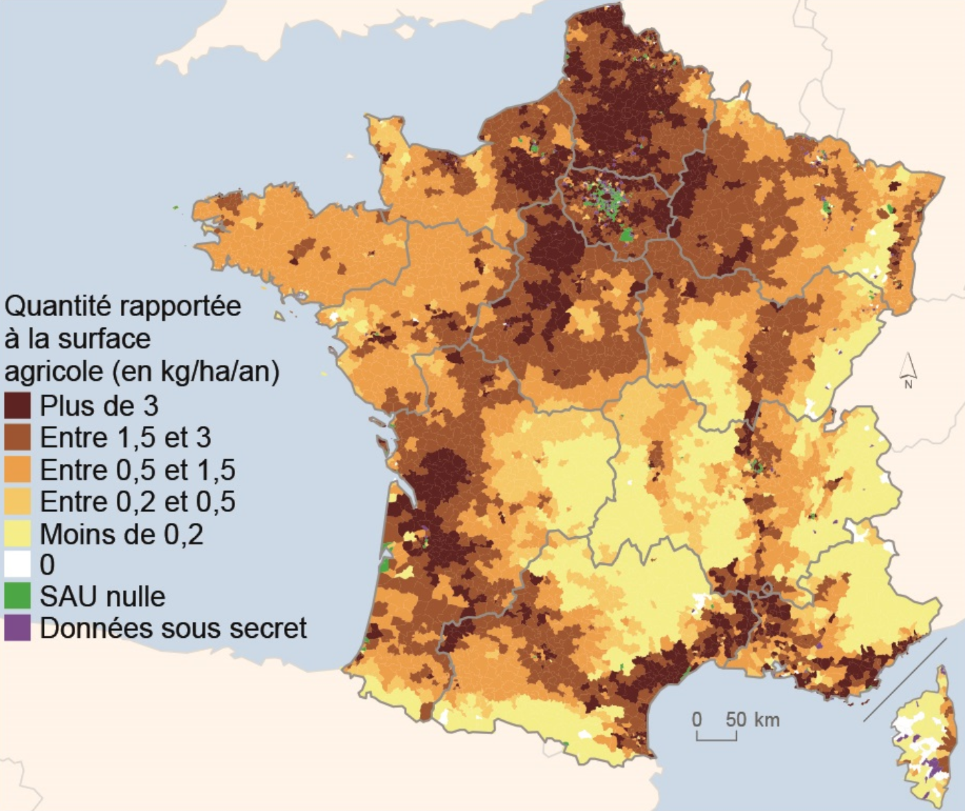 Quantité annuelle d'achats de substances actives hors usages en agriculture bio et hors produits de biocontrôle, rapportée à la SAU, par code postal, en moyenne sur la période de 2020-2021 (Source : SDES – ministère de la Transition écologique)