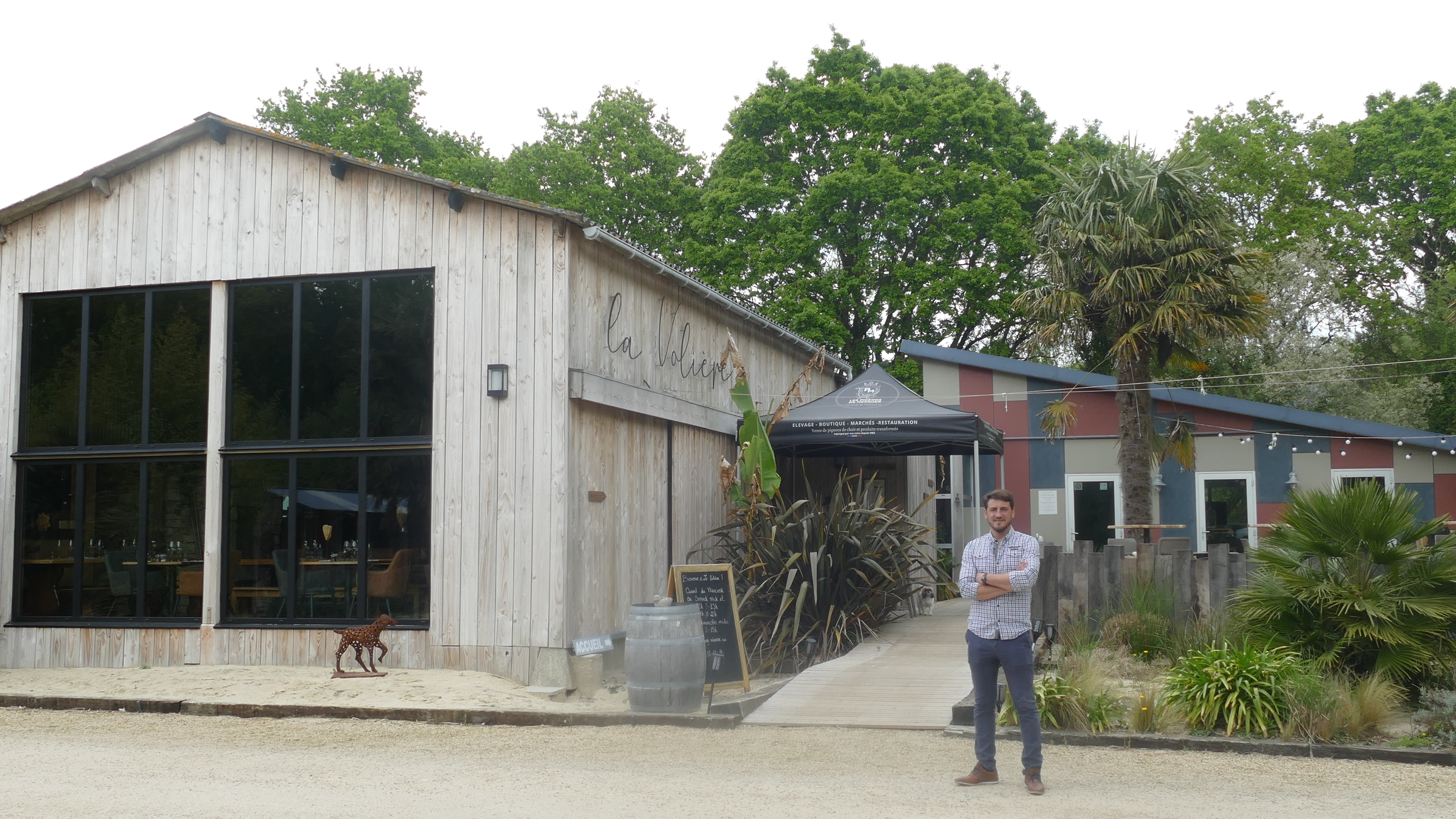 Ouverte en juillet 2021, La Volière est le premier restaurant français dédié au pigeon et à sa démocratisation. (photo Catherine Perrot).