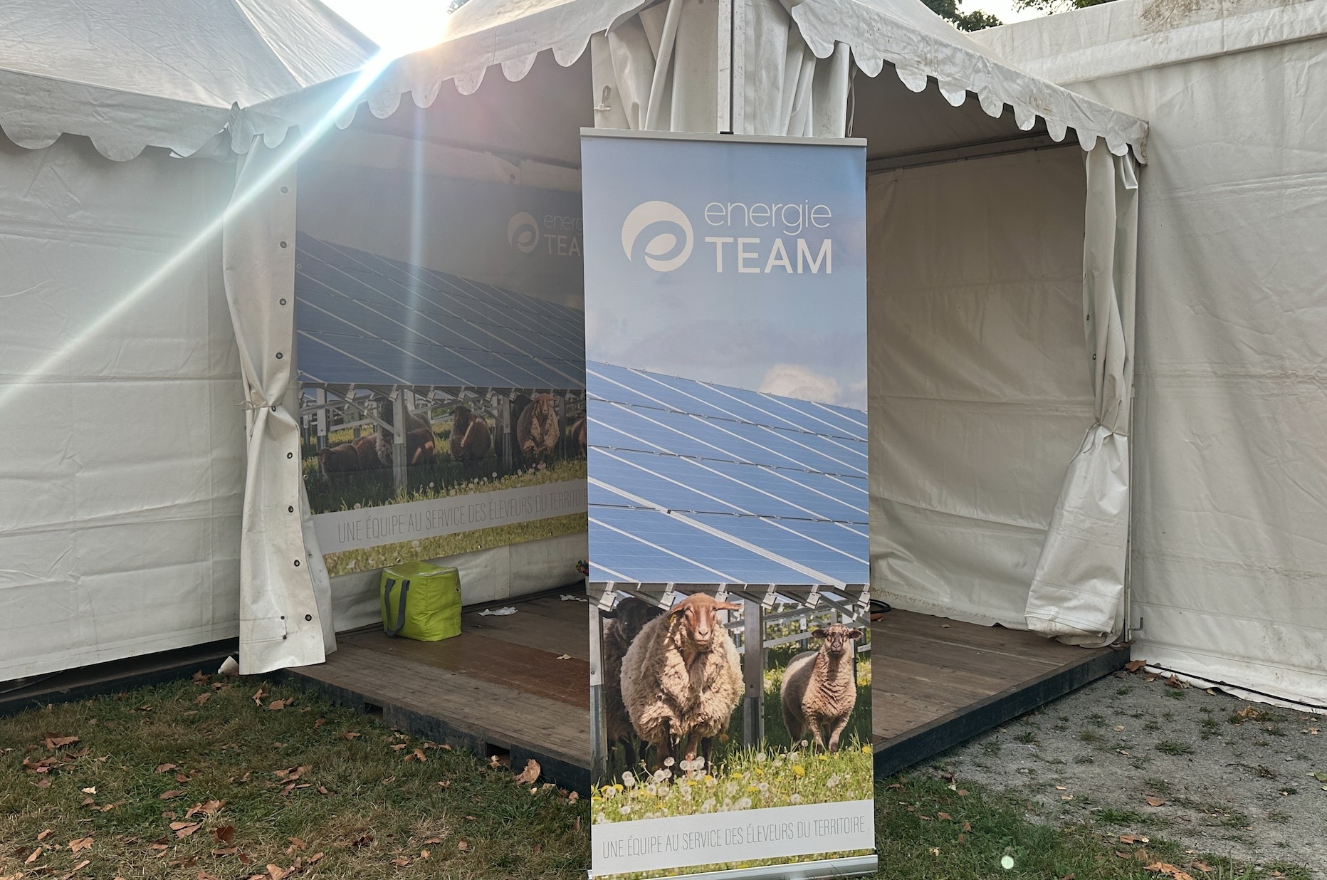 Ça sent encore le mouton à Bellac (Haute-Vienne) et les champs de silicium ne sont que maquettes et posters au sein des stands