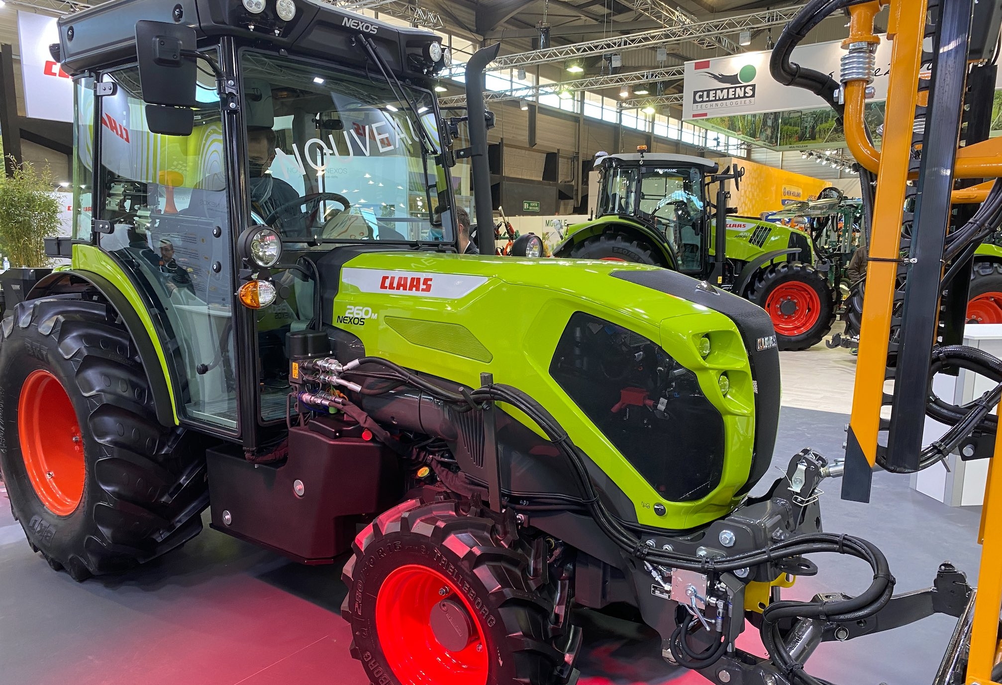 Avec ses 120 ch, le Nexos 260 est le plus puissant des tracteurs spécialisés du marché, selon Claas