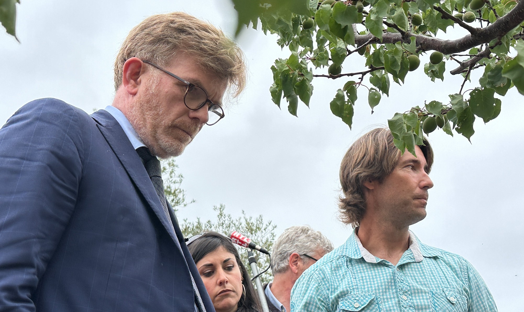 En mai 2023, le ministre de l’Agriculture Marc Fesneau était au chevet des arboriculteurs catalans, à Espira-de-l’Agly