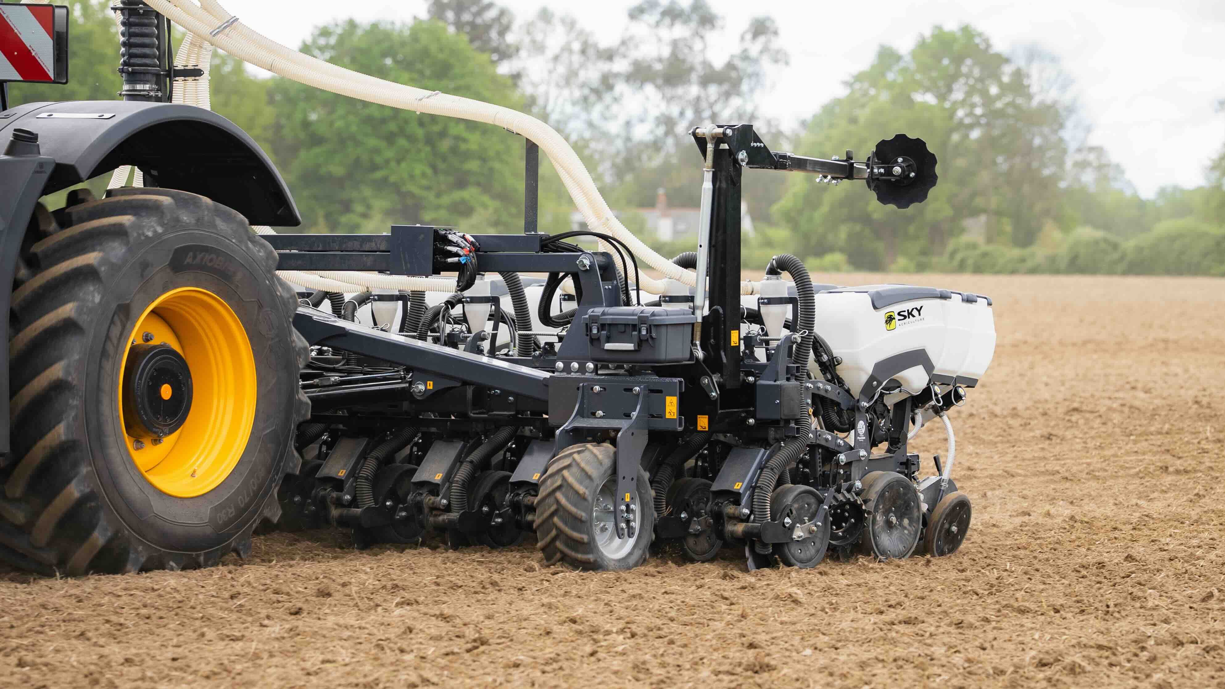 Sky Agriculture a fait appel à l’équipementier Precision Planting, spécialisé dans la conception de technologies et d’accessoires dédiés aux semoirs monograine