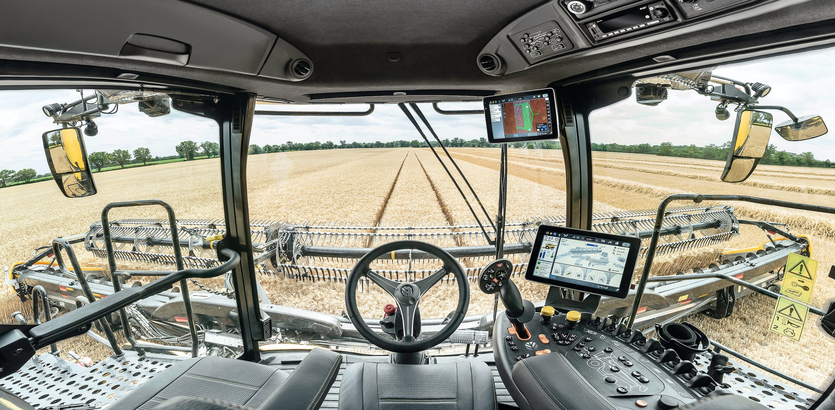 La CR11 est équipée du nouvel écran Intelliview 12 et du système de guidage IntelliSteer, ainsi que d'autres fonctions essentielles de l'agriculture de précision