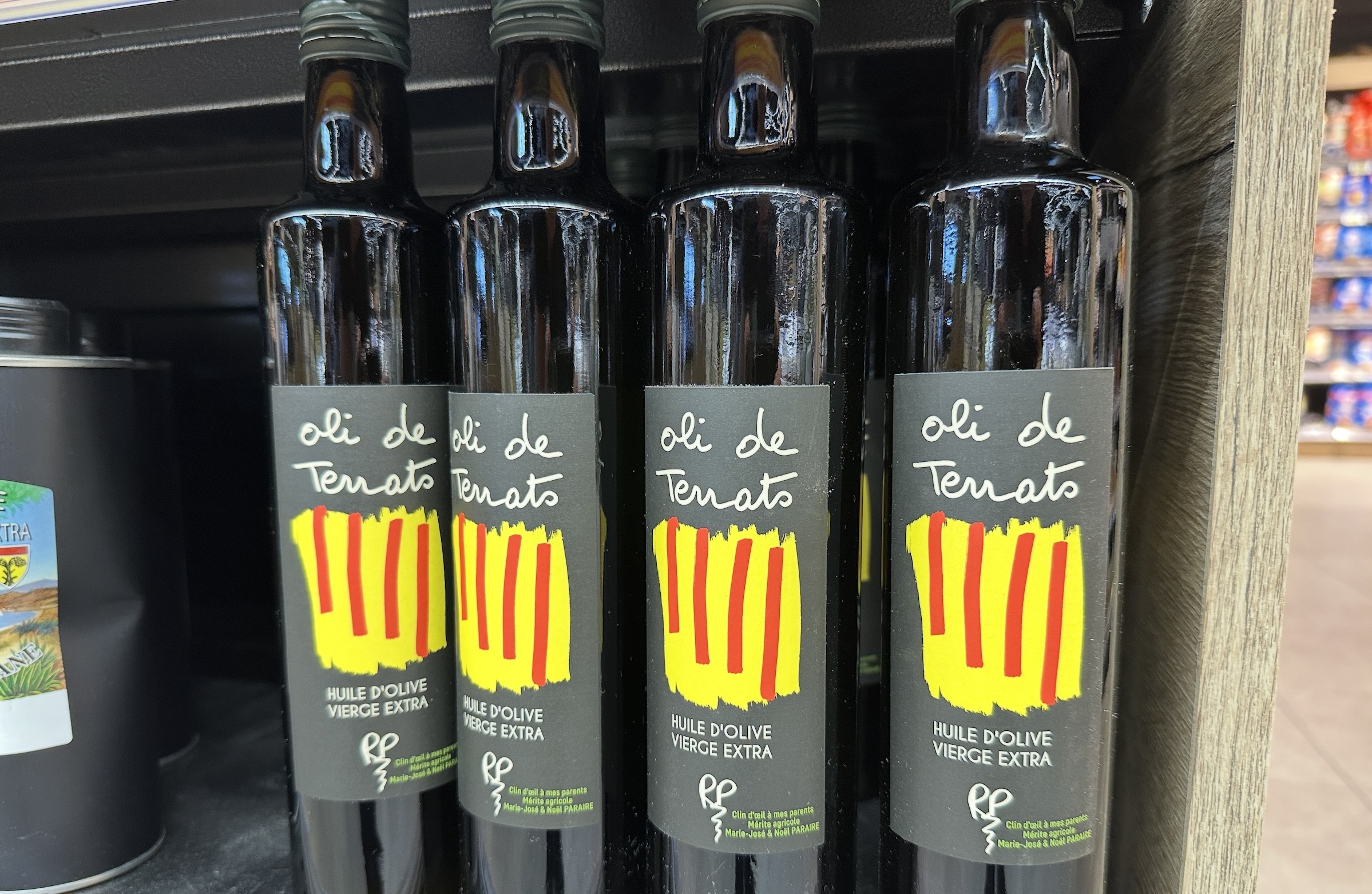 La famille Paraire s’est diversifiée dans la production d’olives, qu’elle fait presser à façon, avant d’assurer la vente de l’huile