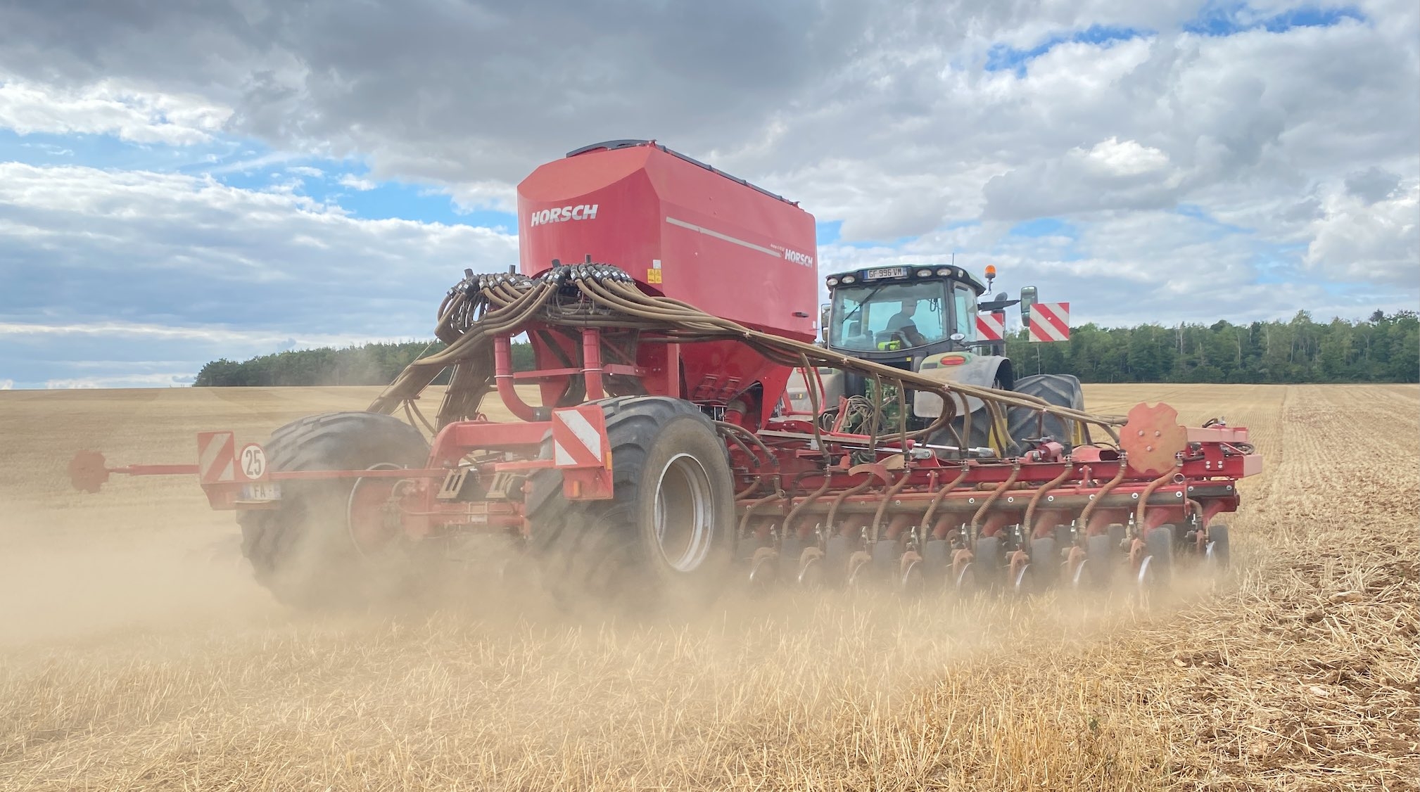 Pilotage de la fertilisation azotée au moyen de Farmstar et du N-Tester, couverts végétaux capteurs et piégeurs d’azote, introduction de légumineuse telles que le pois, travail du sol réduit à la plus simple expression le Gaec a le sentiment d’avoir actionné tous les leviers pour optimiser leur système et l’ancrer dans la durabilité et la résilience