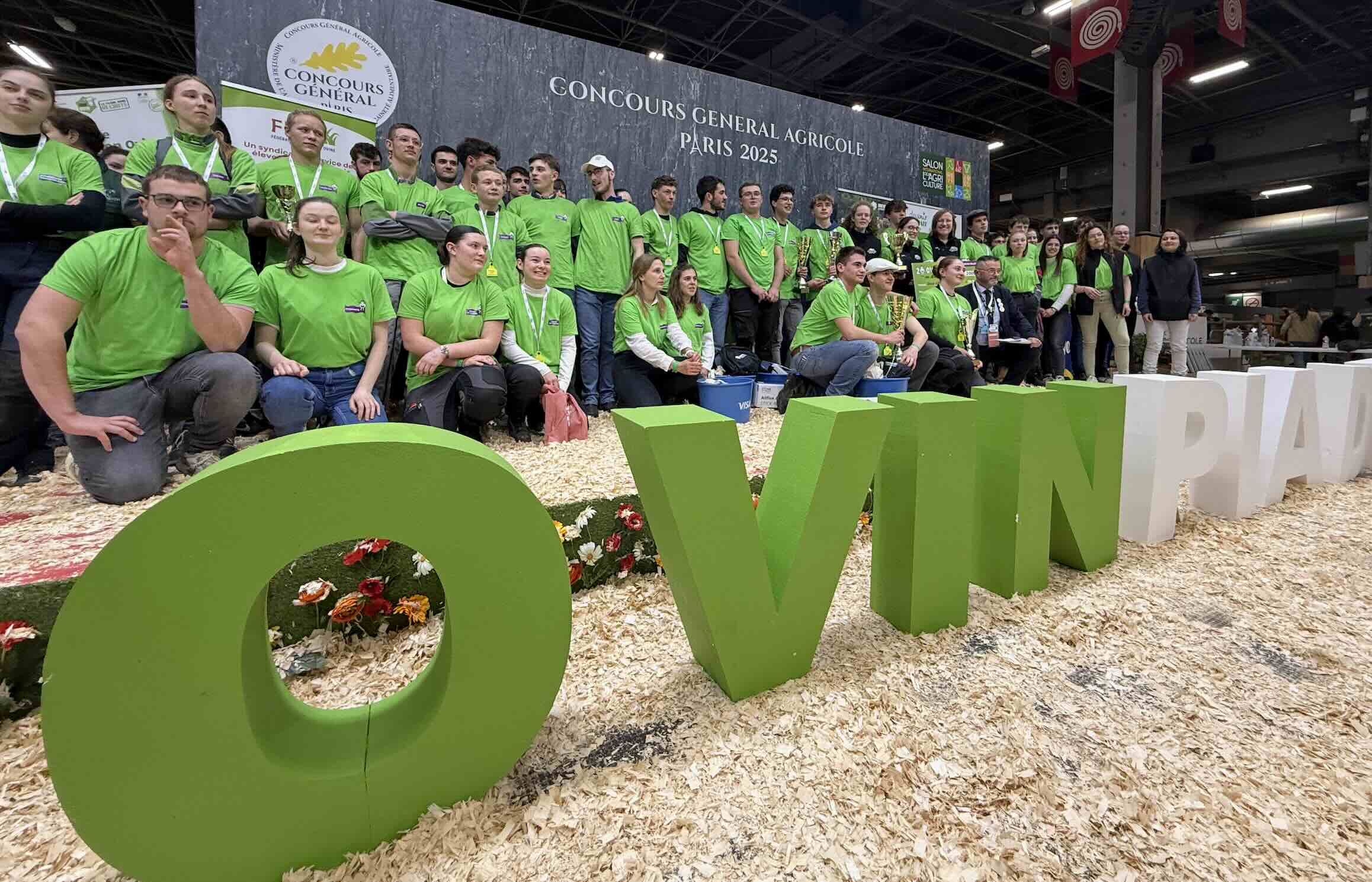 Les 40 finalistes des 20èmes Ovinpiades au Salon de l’agriculture le 22 février (Crédit photo : R. Lecocq)