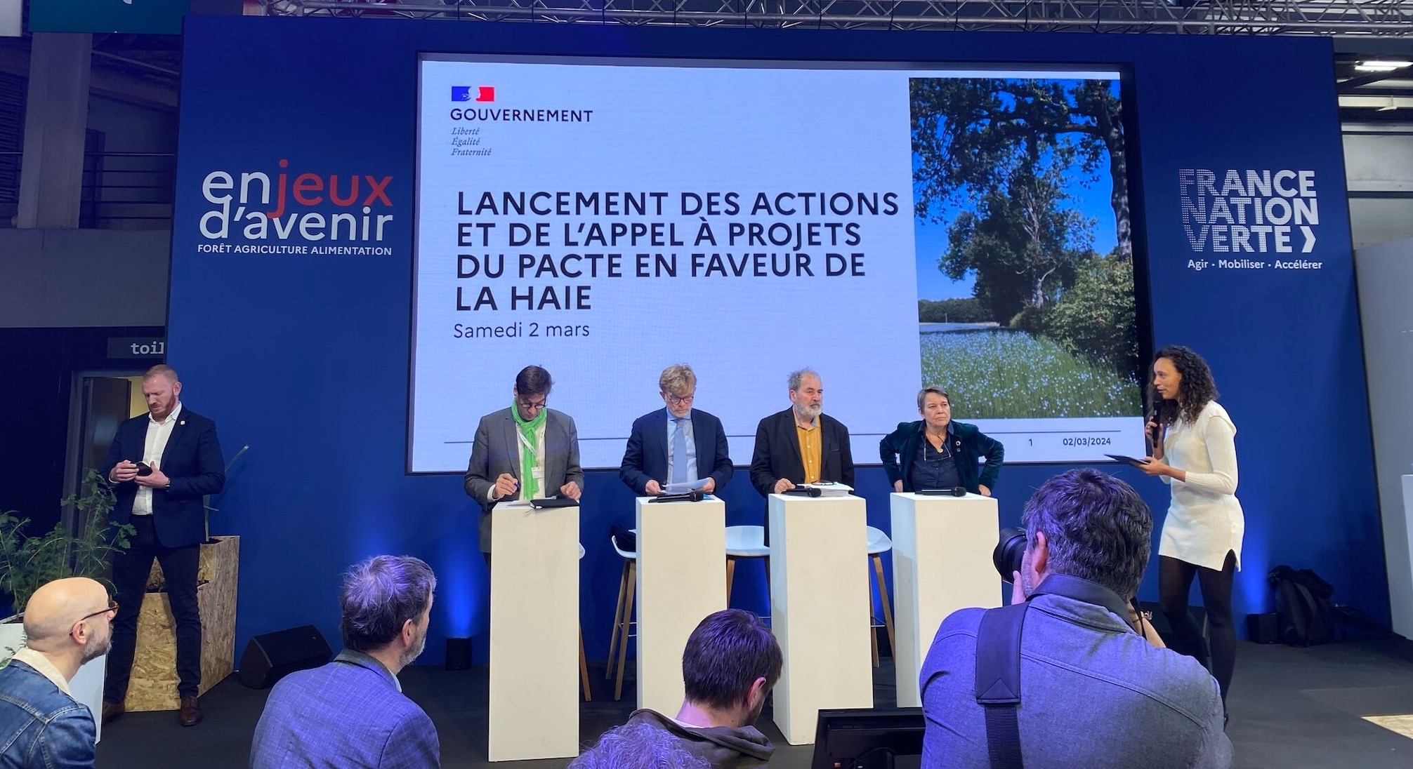 Au Salon de l’agriculture, le ministère de l’Agriculture a officialisé le lancement des premiers appels à projet « plantation et gestion durable des haies », concernant les Régions Nouvelle-Aquitaine, Grand-Est et Martinique (©Clara Picot / Afac-Agroforesteries)