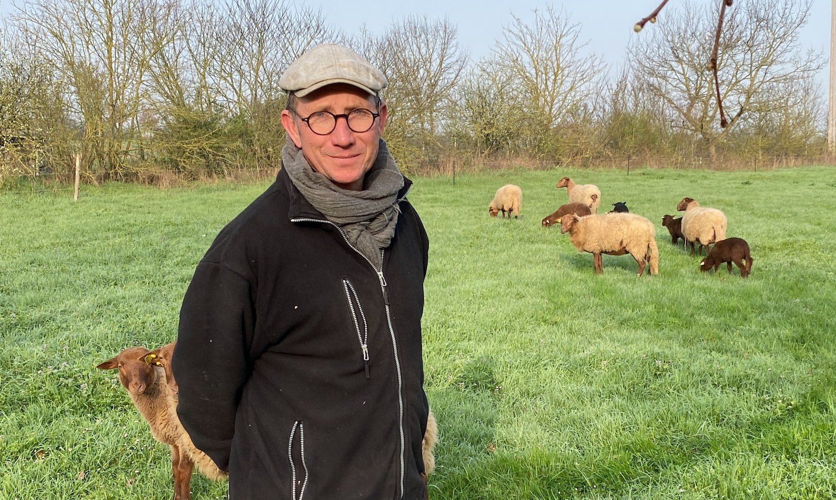 Nicolas Petit, cultivateur, agroforestier, éleveur, ouvrier d’abattoir, formateur, organisateur de spectacles, ex-cadre commercial, le 7ème salarié aux 7 vies de la Ferme en coton