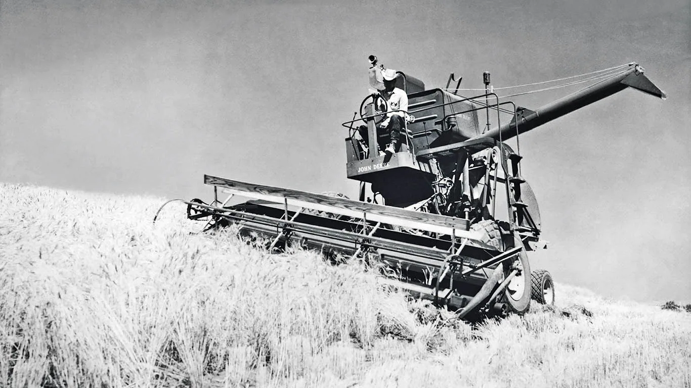 Héritière du modèle 36B tiré par des chevaux (1936), la 55H est dotée d’un système de mise à niveau automatique