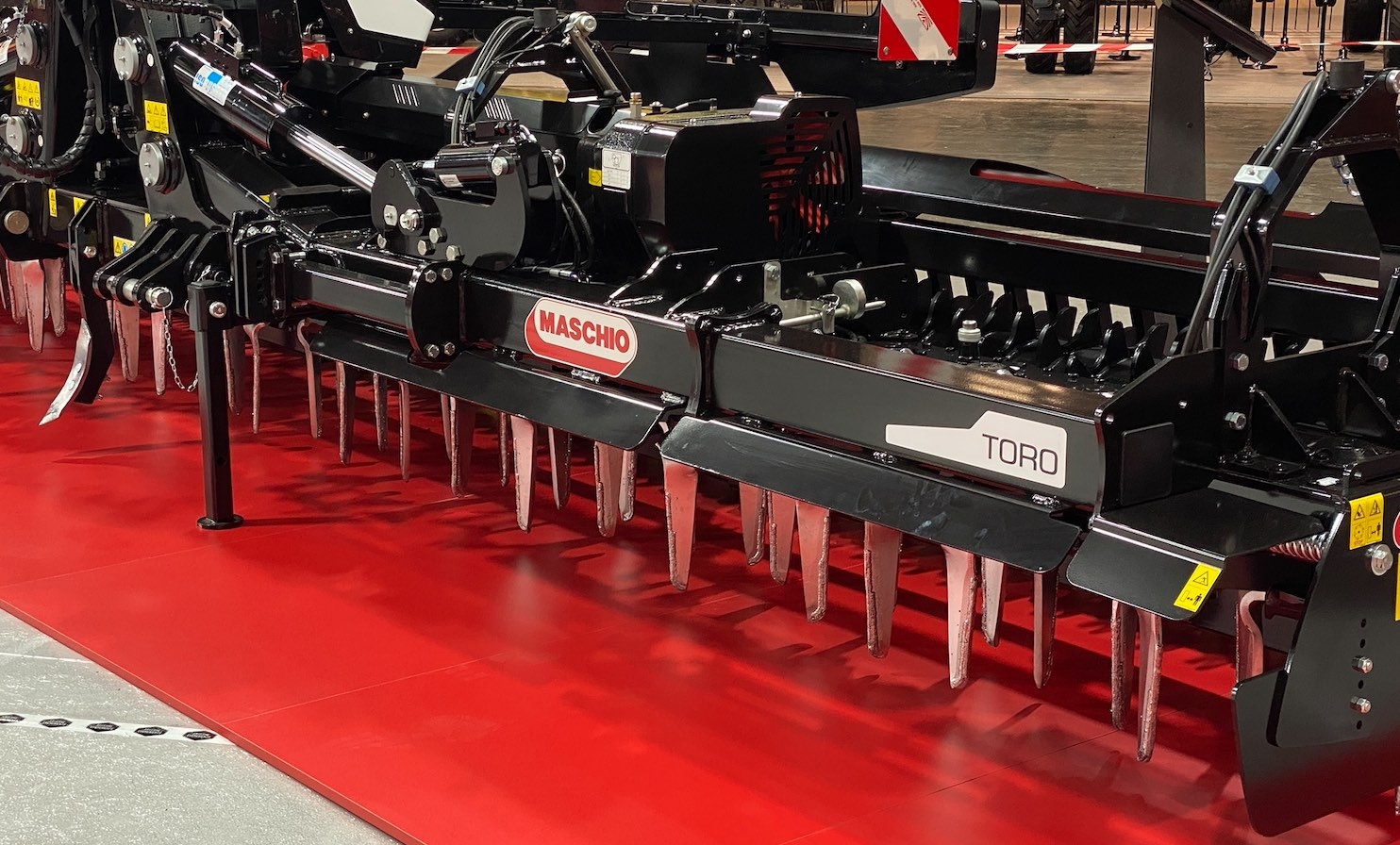 Toro Isotronic, la herse rotative Isobus de Maschio