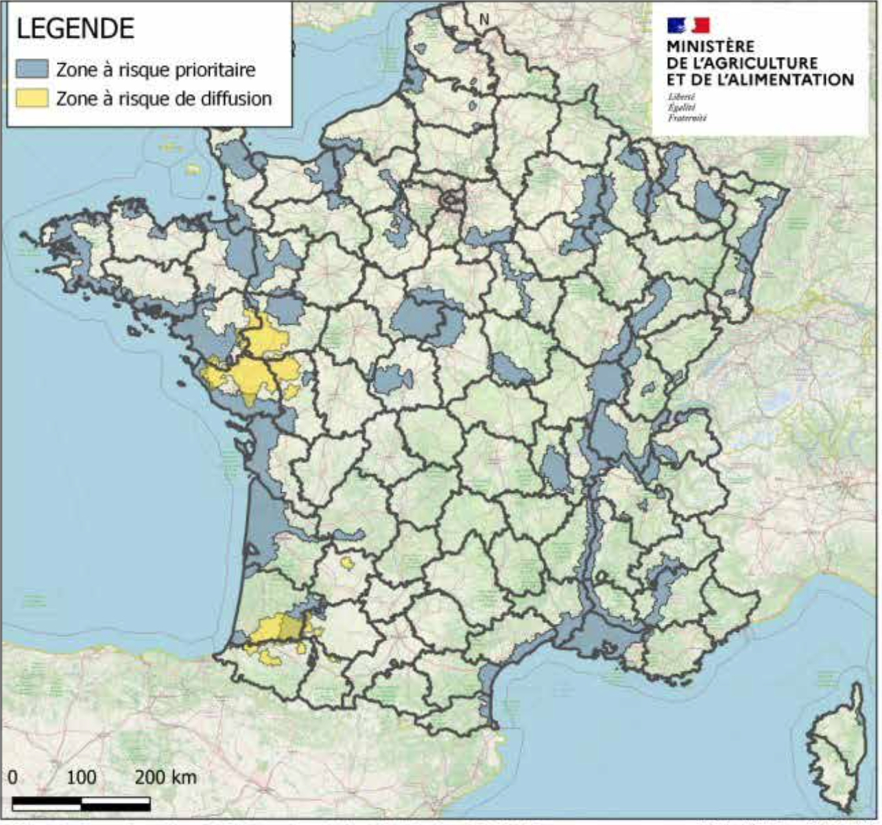 En situation de risque modéré, la mise à l’abri s’impose pour les volailles situées en Zone à risque particulier (ZRP) et pour les palmipèdes situés en Zone à risque de diffusion (ZRD) (Source : Ministère de l’Agriculture)