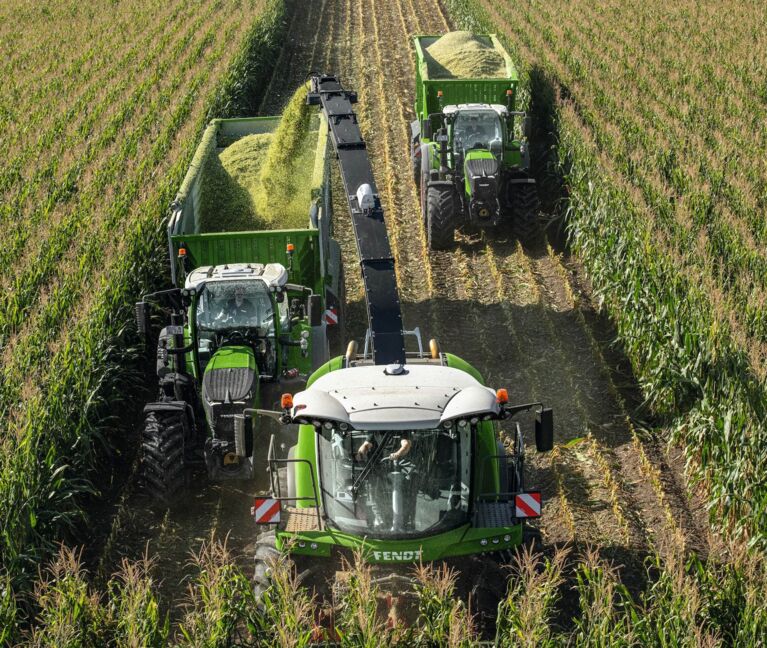 Maize silage harvesting machinery